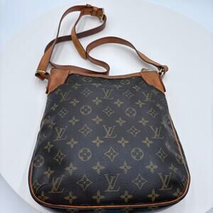 Authenticated Vintage Louis Vuitton Crossbody – Classic Monogram Shoulder Purse